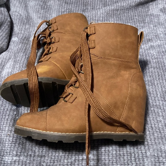 Universal thread wedge boots - Picture 1 of 3